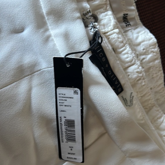 Alice + Olivia shorts PLUS Society Amuse Lace shorts - Picture 5 of 8